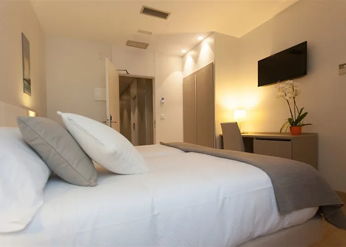 Hotel Colectia Urumea 2*